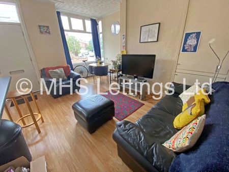 3 Bedroom Mid Terraced House for rent in Lumley Avenue - Photo 2