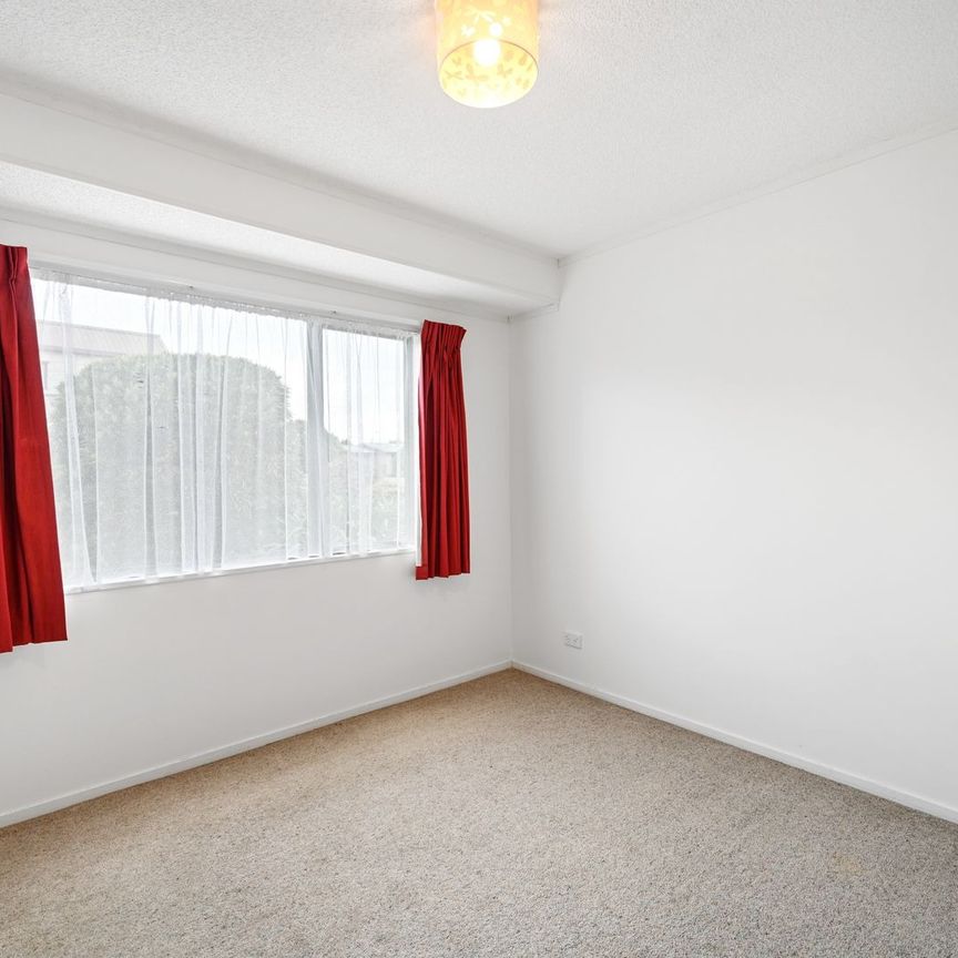 Charming 3-Bedroom Family Home for Rent in Dinsdale, Hamilton Discover comfortable living in this well-maintained 3-bedroom, 1-bathroom residence located in Dinsdale. - Photo 1