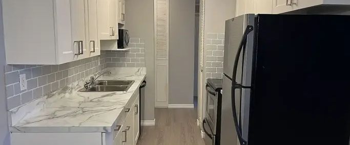 Downtown 2 Bedroom Apartment | 9909 104 Street NW, Edmonton - Photo 1