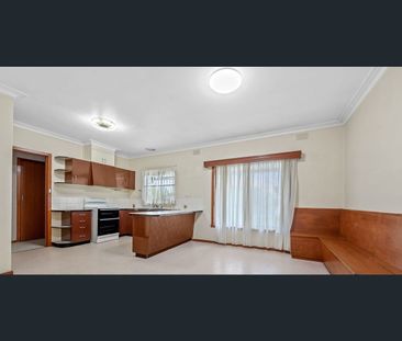 159 William St, St Albans, Vic 3021 - Photo 6