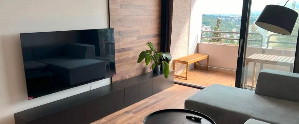 Stilvolle möblierte helle Wohnung mit Loft-Charakter und Aussicht - Photo 1