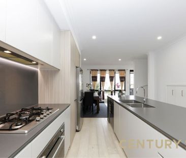 Stunning 3-Bed&comma; 2-Bath Retreat in the Heart of Clayton South - Photo 2