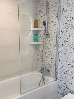 3 bedroom luxury Flat for rent in Nueva Andalucia, Andalusia - Photo 1