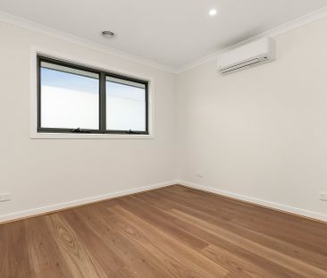 Neatly presented townhouse - Photo 5
