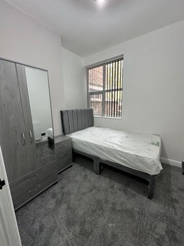 2 bedroom ground floor flat to rent - Photo 4