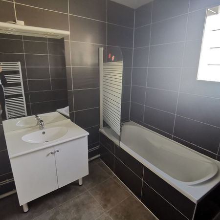 Location Appartement 3 pièces 80m² CHARTRES 28000 - Photo 3