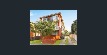 Groud Floor Tastefully Renovated Unit - Photo 5