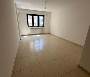 Luminoso appartamento di 4.5 locali con balcone a Lugano – Disponib... - Foto 1