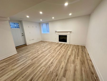 For Lease - 12 Pearl Gate Court Unit# (Basement), Richmond Hill, Ontario - Photo 2