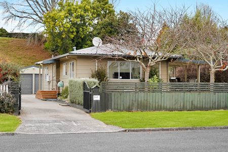 Modern and low-maintenance, this 3-bedroom, 1-bathroom home with a double garage is perfectly positioned on popular Sinclair Road in central Te Awamutu. - Photo 2