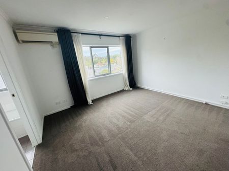 Modern & Convenient Living in the Heart of Box Hill - Photo 2