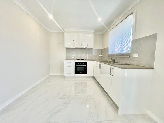 2 BEDROOM GRANNY FLAT!! - Photo 1