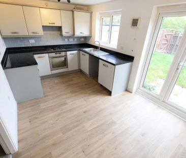 3 bedroom end of terrace house to rent - Photo 1