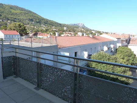 location Appartement T2 DE 39.24m² À TOULON - Photo 2