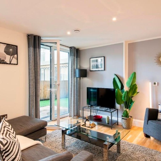 2 Bed Flat, Langan House, E14 - Photo 1