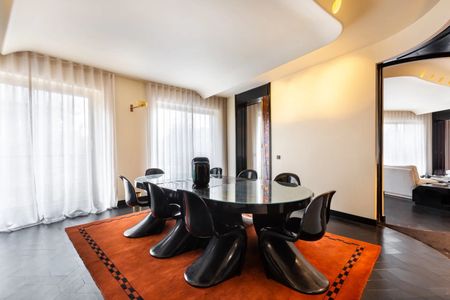 Appartement • Paris 16ème - Photo 2