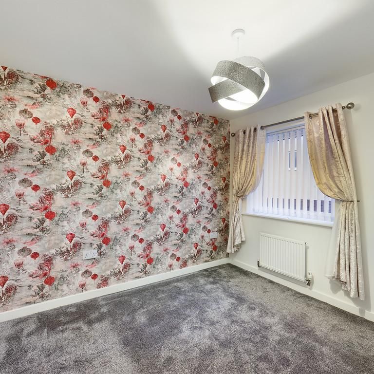 3 bedroom semi-detached house to rent - Photo 1
