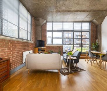 A loft apartment with private terrace forming part of a former prin... - Photo 6