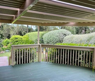 Tranquil Retreat: Elegant 4-Bedroom Home in Prestigious Nicholls Lo... - Photo 5