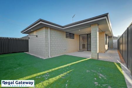 8 Greensand Promenade, TREEBY WA 6164 - Photo 4