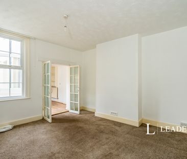 2 bedroom house to rent Wood Street, PO21 - Photo 2