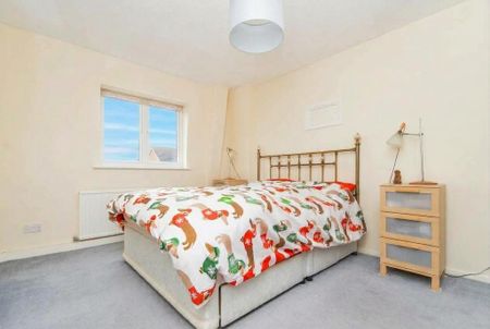 2 bedroom penthouse to rent - Photo 2