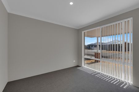Three Bedroom Home in South Yunderup - Photo 4
