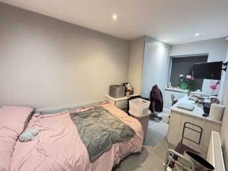 68A Flat 1 Victoria Road, Leeds, LS6 1DL - Photo 3