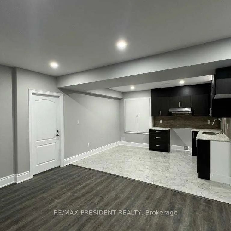 Property For Lease | W9238328 - Photo 1