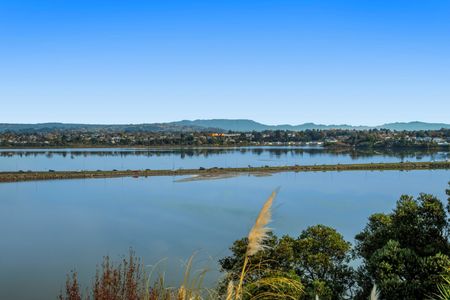 Waterfront Beauty - Maungatapu - Photo 2