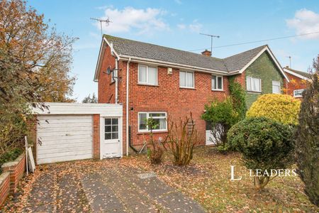 3 bedroom house to rent Pine Ridge, Tonbridge, TN10 - Photo 3