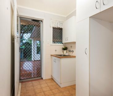 Centenary Heights - 3 Bedroom surprise package! - Photo 4