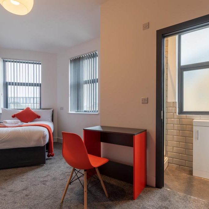 1 bedroom in a house share to rent - Photo 1