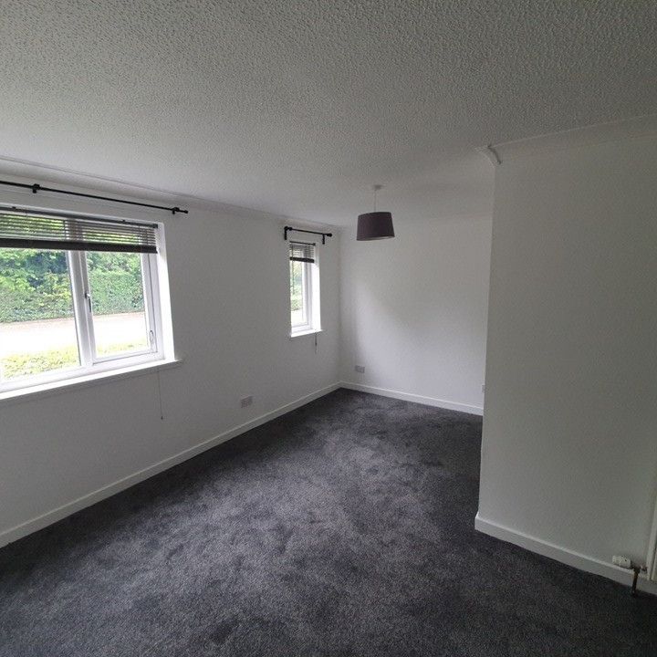 1 Bed Flat, Landressy Place, G40 - Photo 1