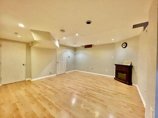 For Lease - 2194 Oak Bliss Crescent, Oakville, Ontario - Photo 1