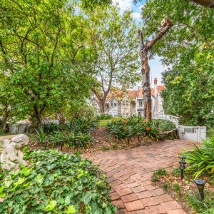 A Much-Loved Family Home in the Heart of Kirribilli - Photo 2