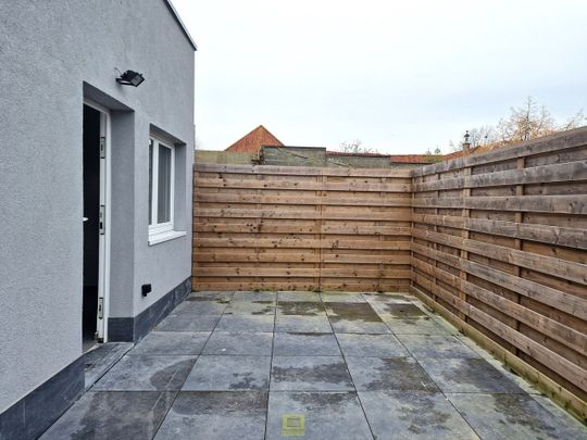 Volledig vernieuwde woning met terras te huur in Heldergem - Photo 1