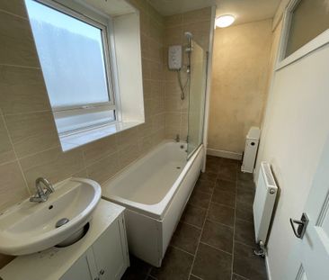 Blackburn Road, Haslingden - Photo 6