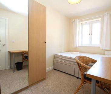 7 bedroom terraced house to rent - Photo 2