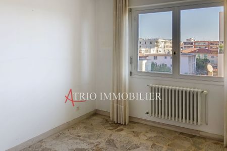 Location Appartement 3 pièces 75m² ST LAURENT DU VAR 06700 - Photo 3