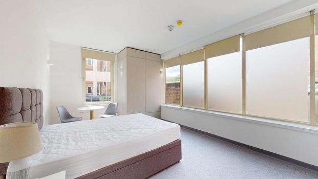 Studio to rent - Photo 1