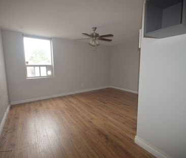 For Lease - 64 Holland Street Unit# Upper 1, Bradford West Gwillimb... - Photo 3