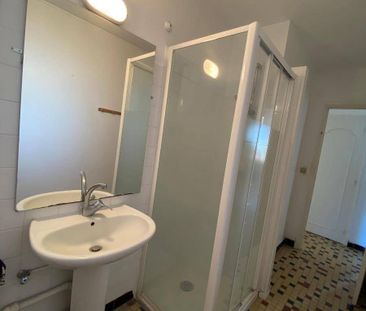 Location appartement rénové 3 pièces 57.7 m² à Romans-sur-Isère (26... - Photo 1