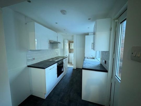 3 bedroom terraced house to rent - Photo 1