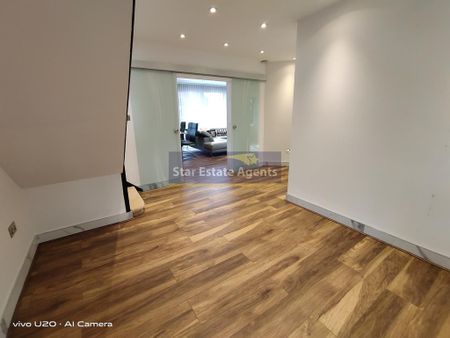 6 bedroom detached house to rent - Photo 2