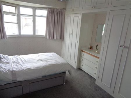 3 bedroom semi-detached house to rent - Photo 4