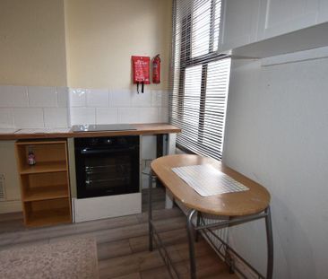 1 bedroom property to rent - Photo 2