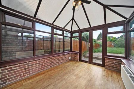 1 bedroom in a house share to rent - Photo 3