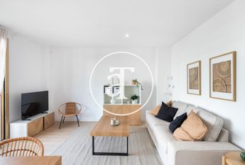2-bedroom apartment for rent with study and balcony in Badalona