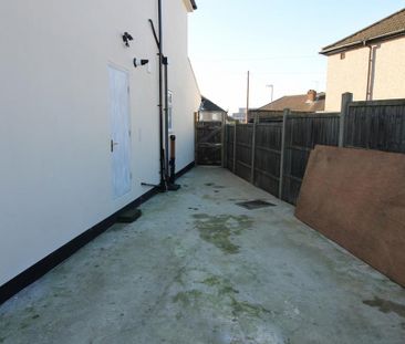 3 bedroom maisonette to rent - Photo 3